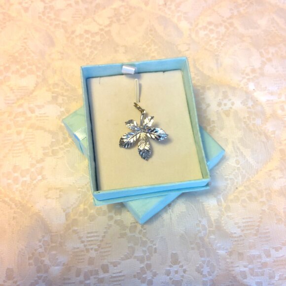 VTG Silver Tone Charm Vintage Leaf Pendant - Picture 7 of 9